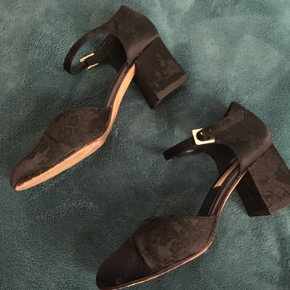 Size 6 Black Silk Floral Pumps